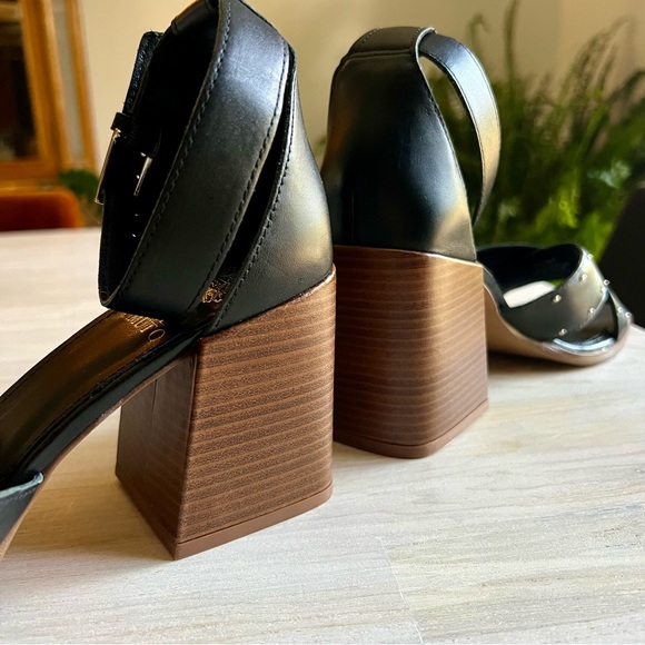 Vince Camuto Nilambie Studded Ankle Strap Sandal BLACK LEATHER 9 1/2 NEW - Picture 3 of 11